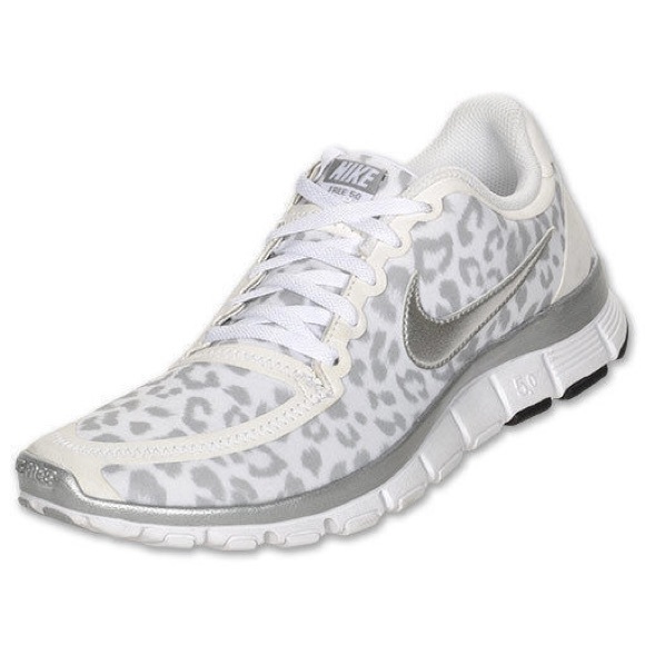 leopard nike shox